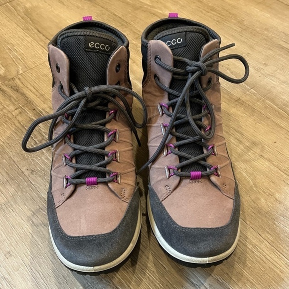 ECCO Women's Tan Sneaker Boots US 9 - 9.5, Euro 40